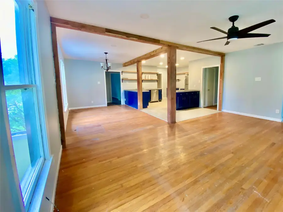 1133 N Avenue C, Elgin, TX 78621 - #2