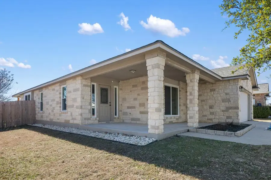 1016 Flanagan Dr, Leander, TX 78641 - Image #2