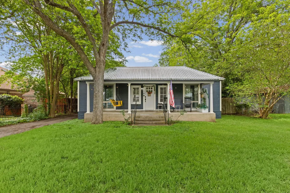 1005 Pine St, Bastrop, TX 78602 - #1