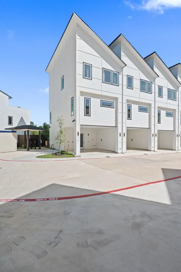 5201 E Martin Luther King Jr Blvd #7103, Austin, TX 78721