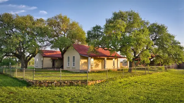 247 Cow Trail Rd, Mason, TX 76856