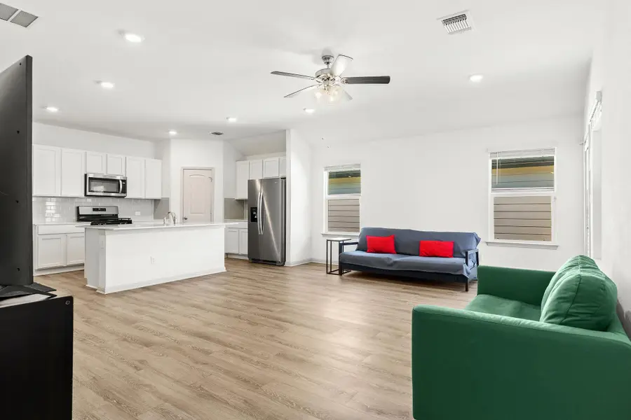 203 Mulberry Creek Ln, Hutto, TX 78634 - #3