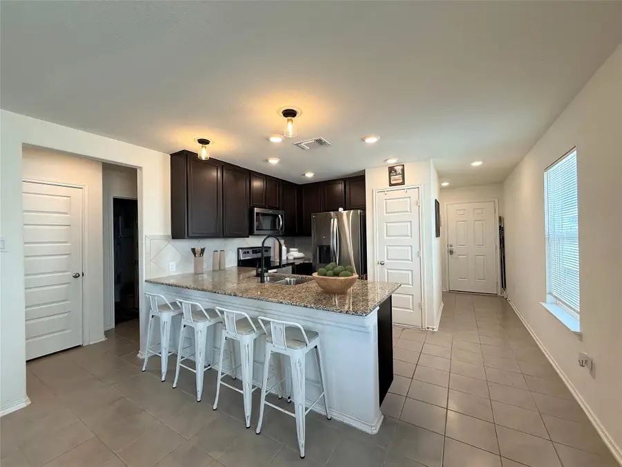 320 Katie Elder Dr, Jarrell, TX 76537 - #2
