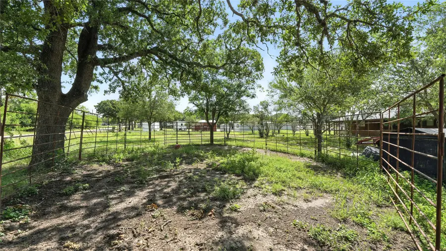 275 & 279 Cross Rd, Kingsbury, TX 78638 - Image #3