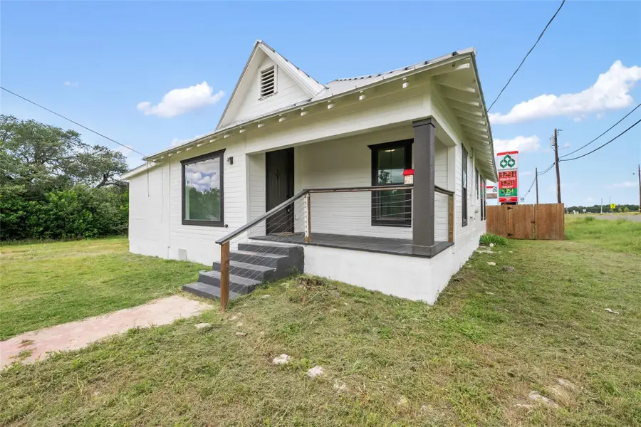 100 W Caskey St, Florence, TX 76527 - #3