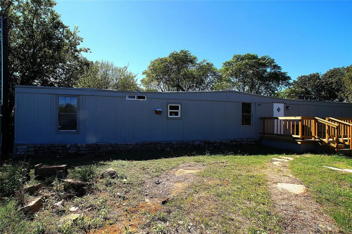 300 W Taylor St, Llano, TX 78643 - #1