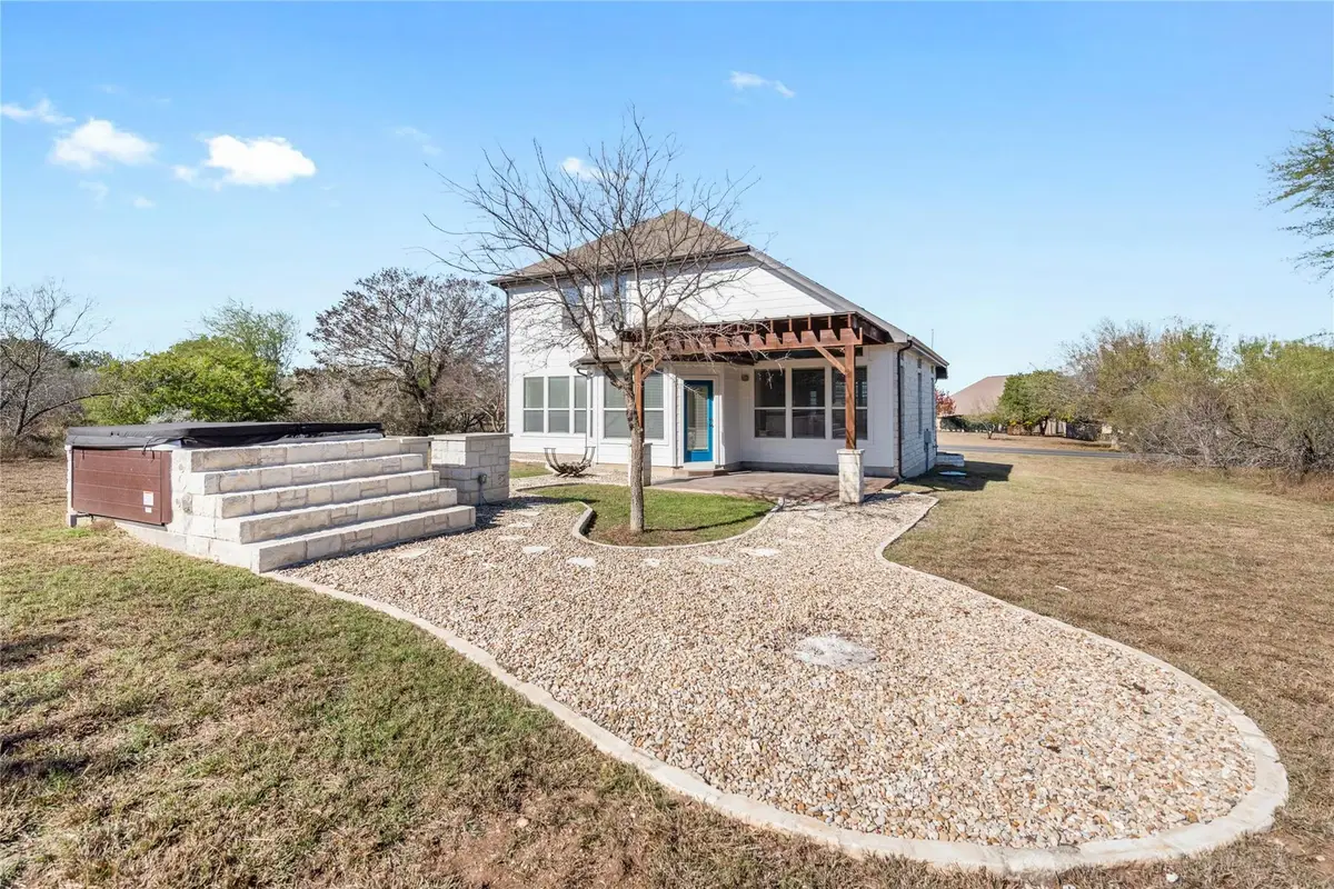 207 Wesley Ridge Dr, Spicewood, TX 78669 - Image #1