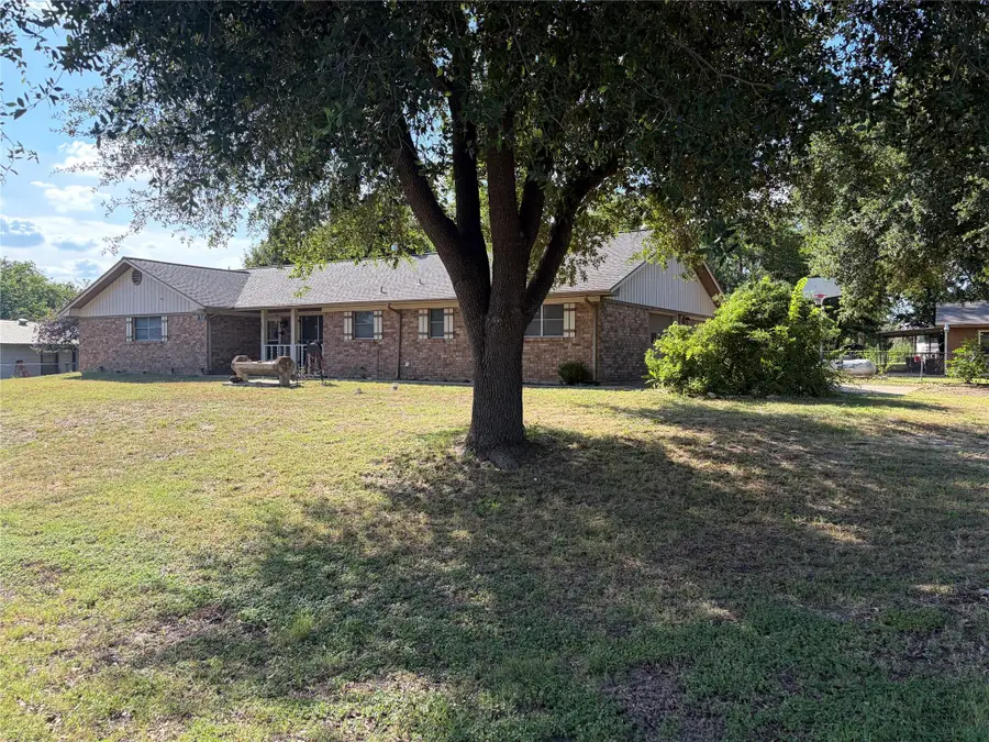 531 Sierra Dr, Rockdale, TX 76567 - #2
