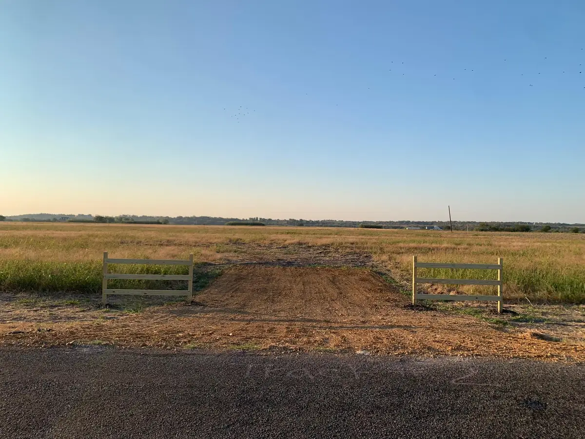 2866 County Road 425, Thorndale, TX 76577 - #1