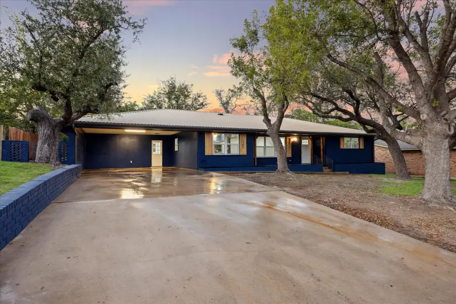 1305 W 1st St, Lampasas, TX 76550 - Image #3