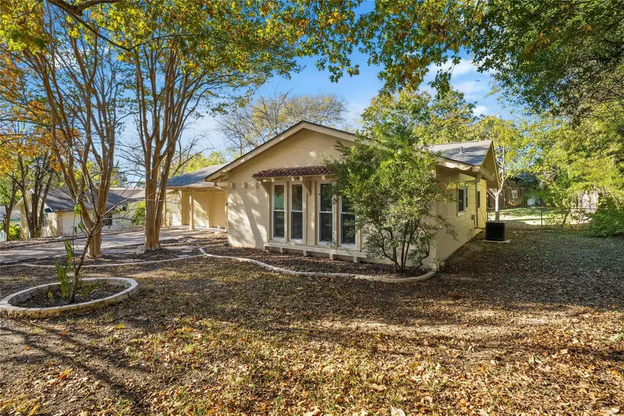 6710 Kings Pt W, Austin, TX 78723 - Image #2