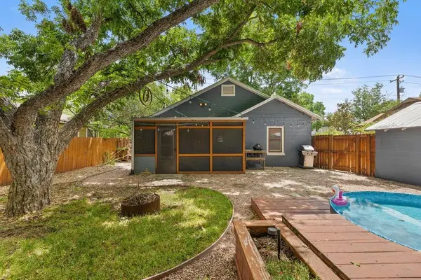 1218 S Myrtle St, Georgetown, TX 78626