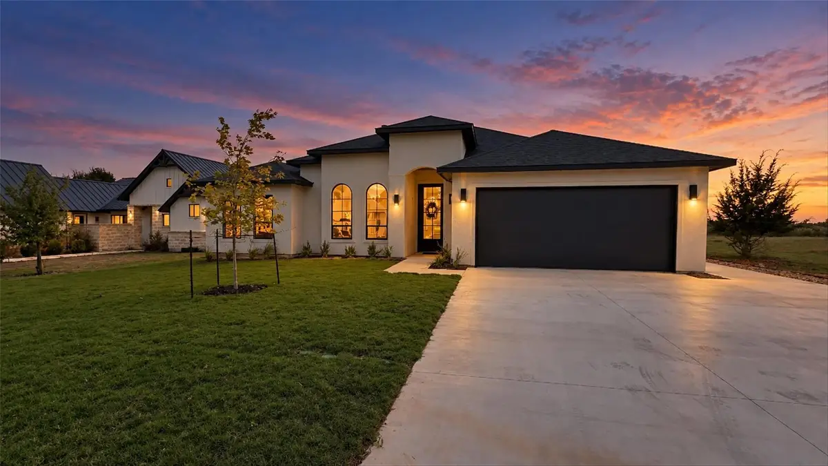 118 Roy Nichols Dr, Blanco, TX 78606 - #1