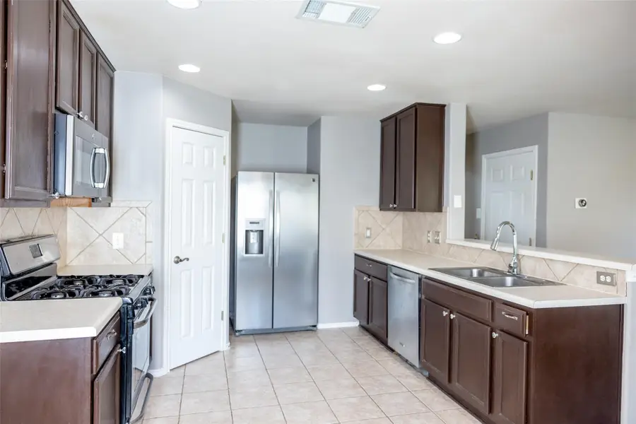 3931 Bonnie Ln, Round Rock, TX 78665 - #3