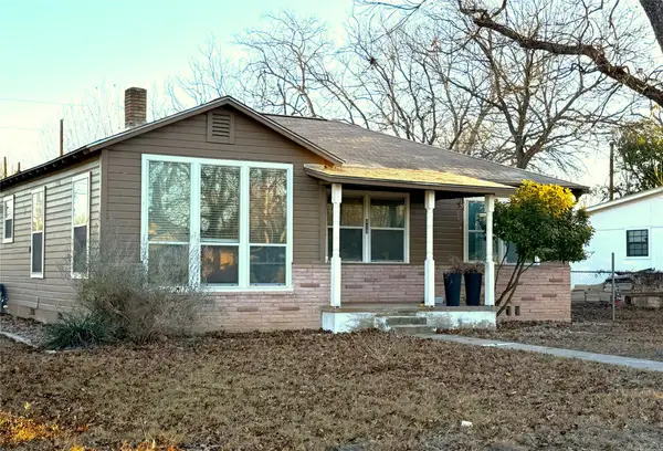 420 Stonewall St, Kerrville, TX 78028