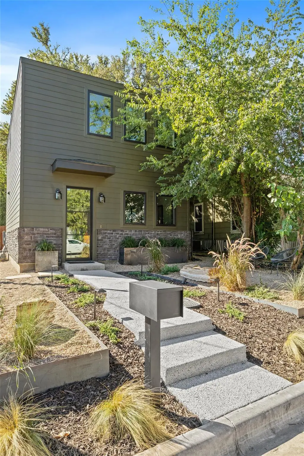 2305 E 21st St, Austin, TX 78722 - #1