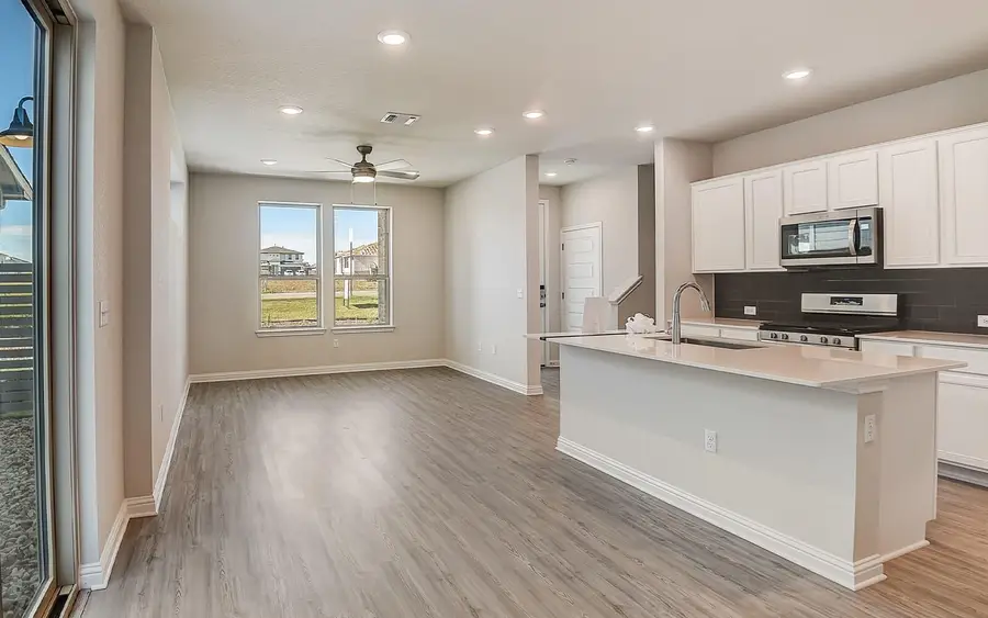 8209 Springsteen Dr, Austin, TX 78744 - #3