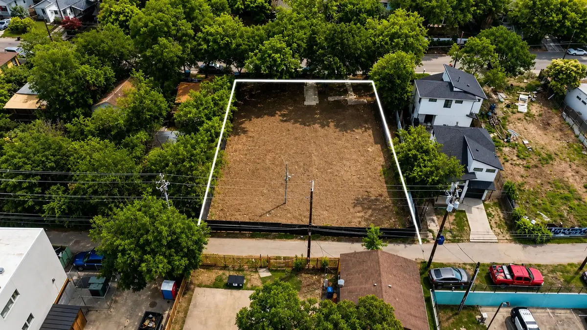2101 E 8th St, Austin, TX 78702 - #1