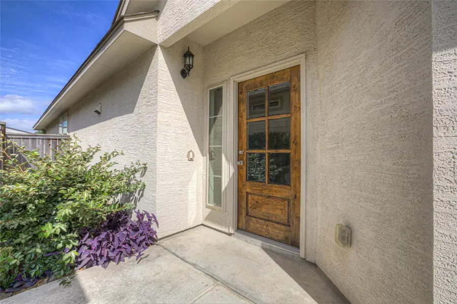 1890 Baron Dr, New Braunfels, TX 78130 - #2