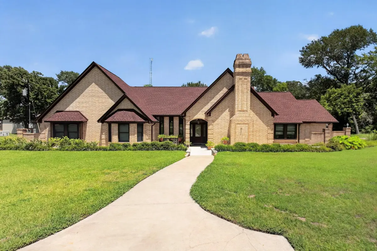 1950 Country Club Rd, Brenham, TX 77833 - #1