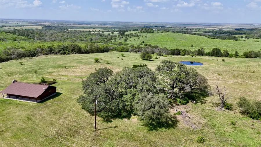 2725 Old Lehmann Rd, Kingsbury, TX 78638 - Image #2