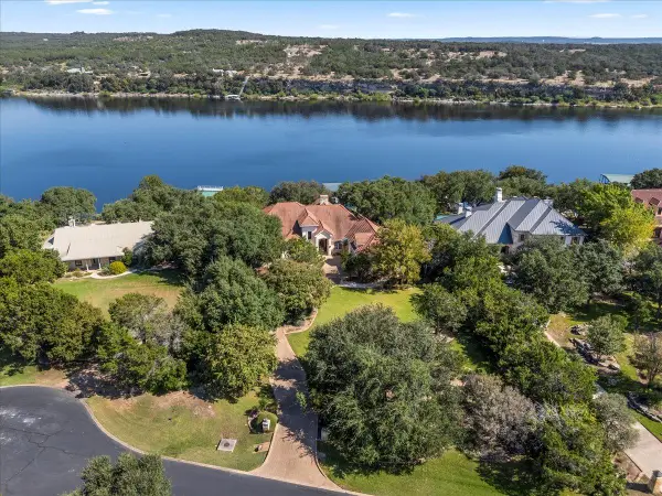 24729 Travis Lakeside Cv, Spicewood, TX 78669