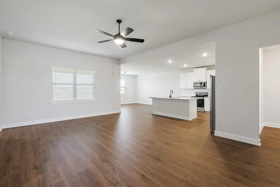 501 West Luna Blue Ln, Jarrell, TX 76537 - Image #3