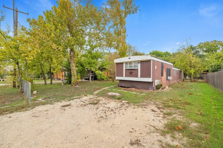 5811 Nancy Dr, Austin, TX 78745 - Image #3