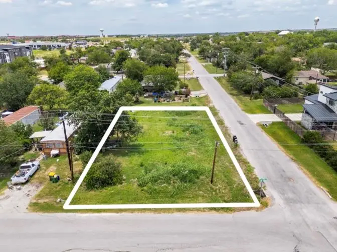 301 W Eggleston St, Manor, TX 78653 - #1