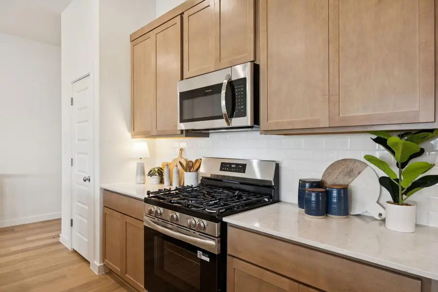 105 Mandeville Dr, Hutto, TX 78634 - Image #3