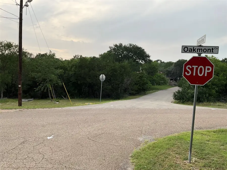 4 Oakmont Cir, Belton, TX 76513 - Image #2