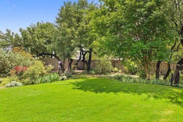 17700 Linkview Dr, Dripping Springs, TX 78620