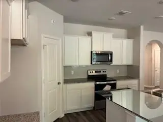 213 Yemen Rd, Taylor, TX 76574 - #2