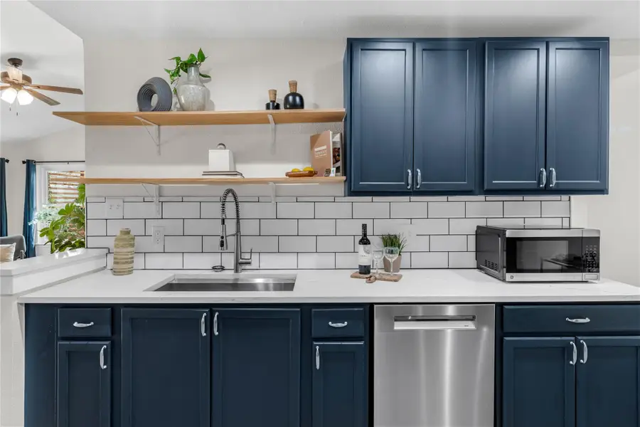 1822 Rainy Meadows Dr, Austin, TX 78758 - Image #3