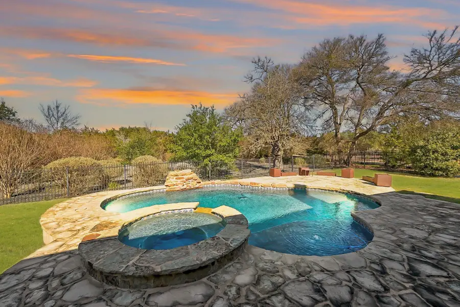 390 Hawthorne Loop, Driftwood, TX 78619 - Image #2