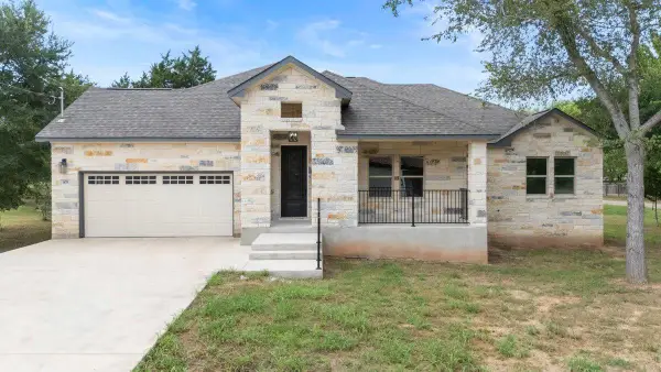 105 Haliimaile Ln, Bastrop, TX 78602