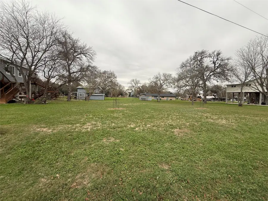 110 Lake Forrest Dr, Seguin, TX 78155 - #3