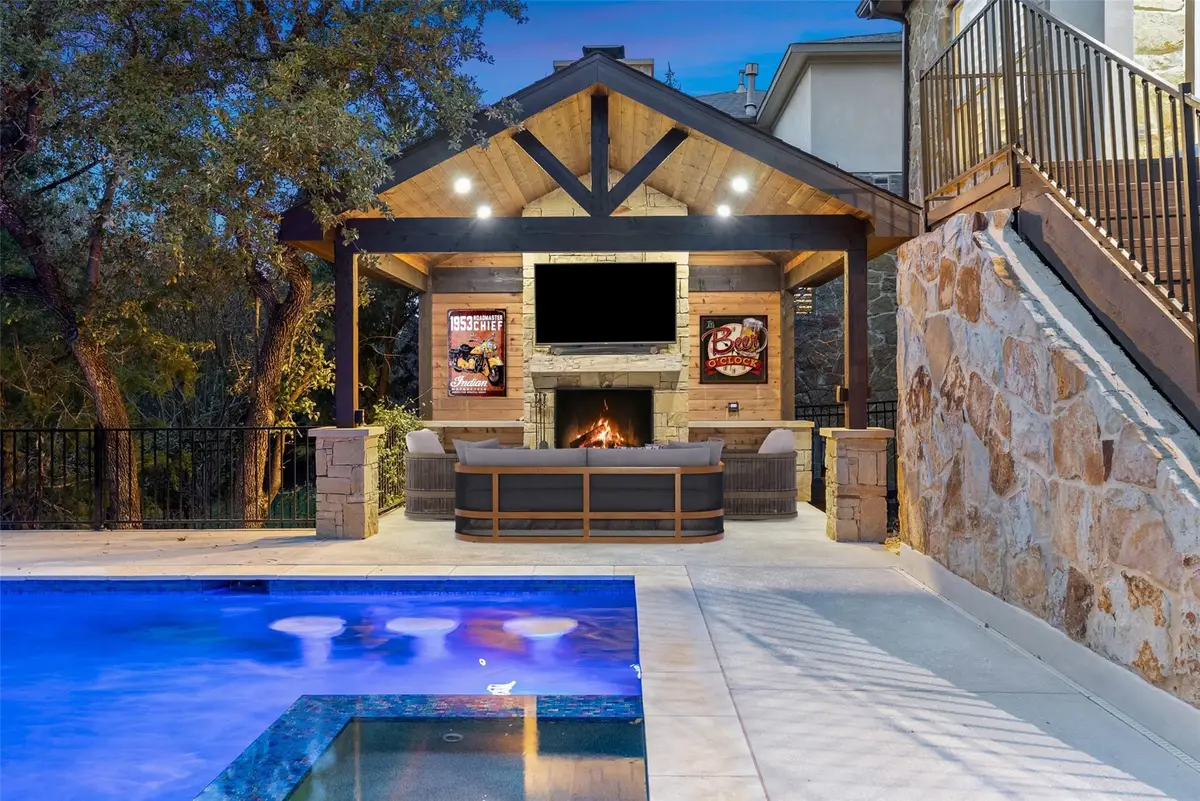 302 Duffy Ln, Lakeway, TX 78738 - Image #1