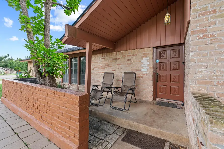 2400 Grace St, Taylor, TX 76574 - #2