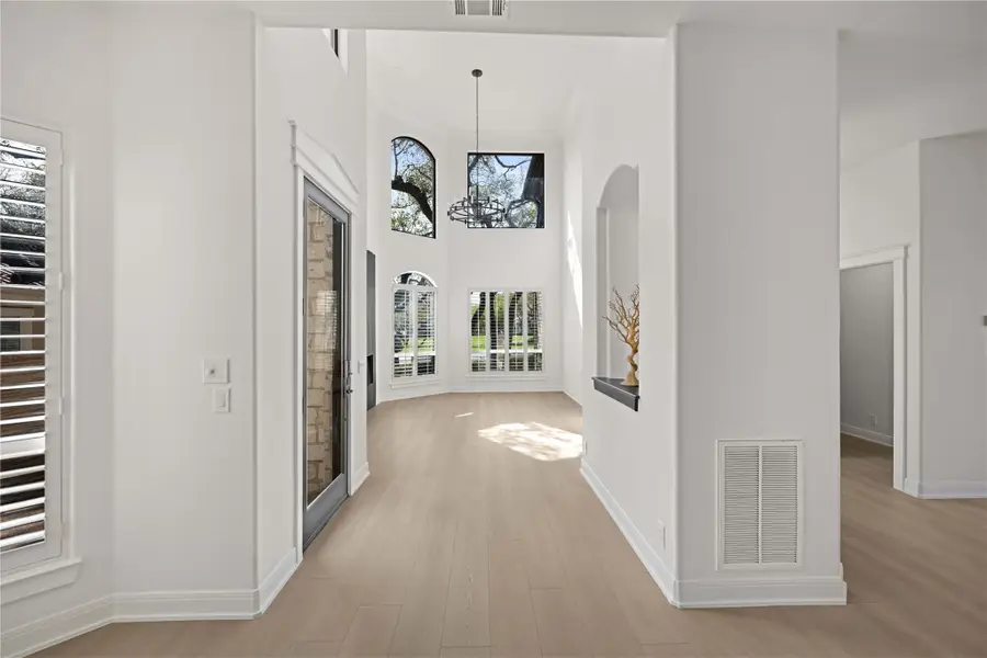 11 Treehaven Ln, The Hills, TX 78738 - #3