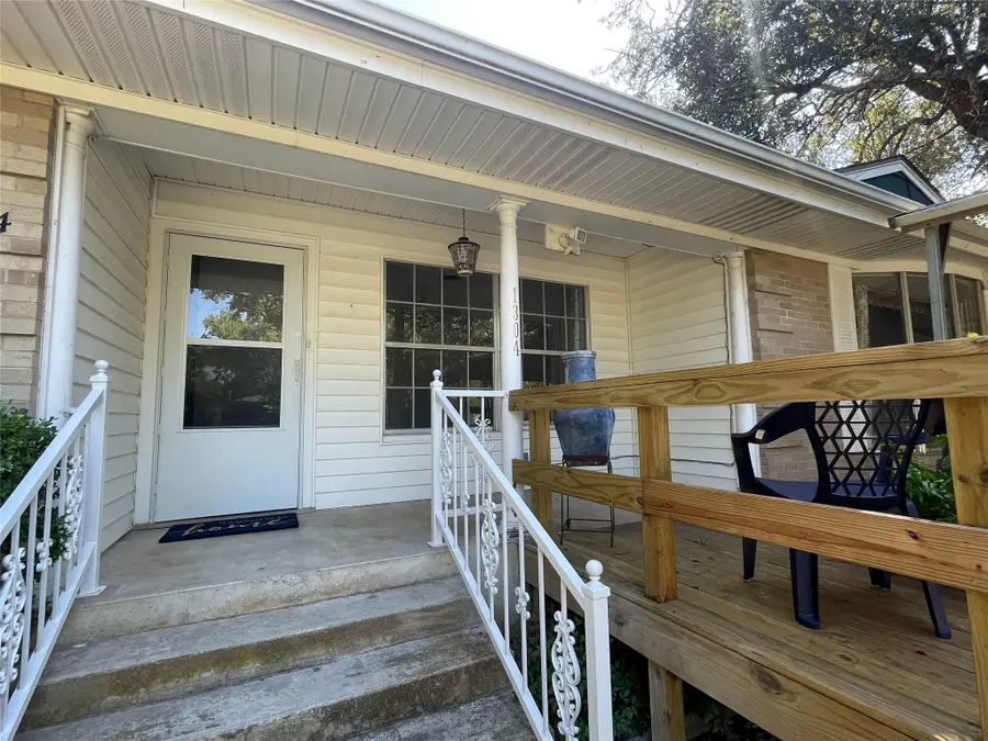 1304 W Avenue B, Lampasas, TX 76550 - Image #3