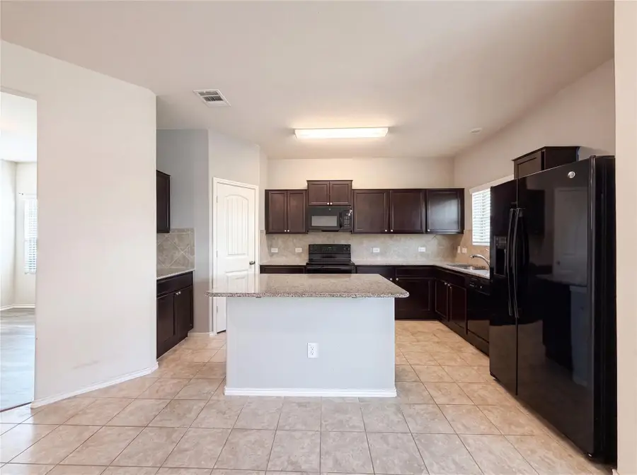 276 Circle Way #26E, Jarrell, TX 76537 - #2