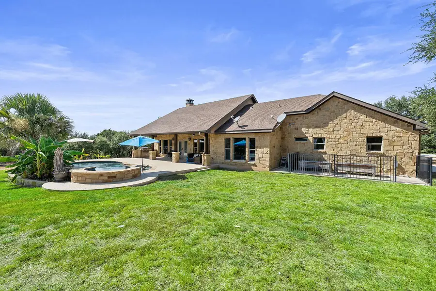 103 Creekside Trl, Spicewood, TX 78669 - #3