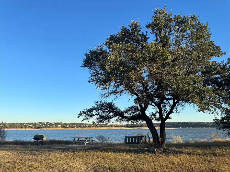 918 Debco Ln, Spicewood, TX 78669 - Image #3