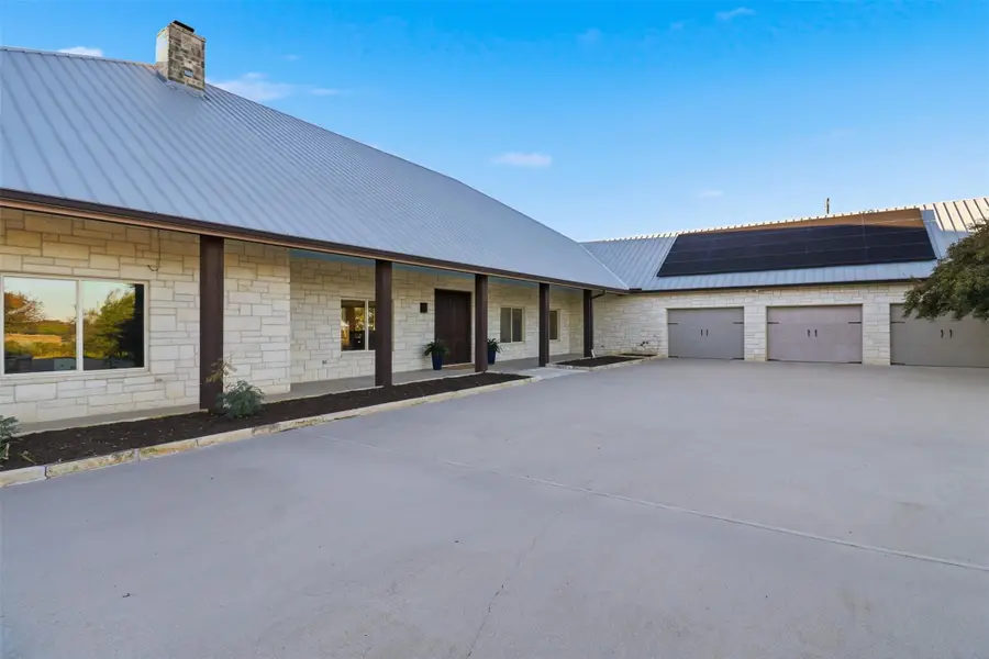 450 Threadgill Ranch Rd, Burnet, TX 78611 - Image #2
