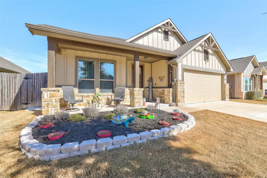 108 Finley St, Hutto, TX 78634 - #2