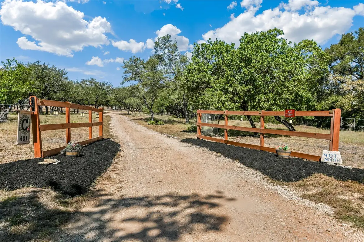 401 N Rainbow Ranch Rd, Wimberley, TX 78676 - #1