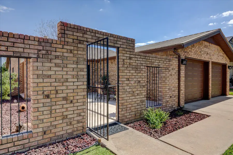 115 Firestone Pl, Meadowlakes, TX 78654 - #2