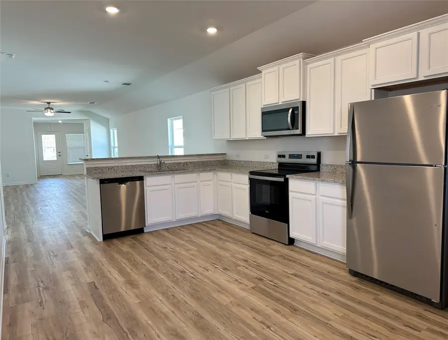 133 Captain Dooley Ln, Jarrell, TX 76537 - #3
