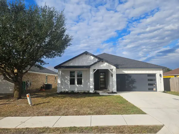 2413 Blue Sky Ln, Lockhart, TX 78644